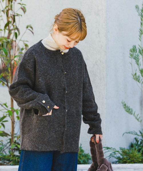 ITEMS URBANRESEARCH（アイテムズ アーバンリサーチ）の「ウールミックスノーカラーカーディガン（カーディガン/ボレロ・レディース・オフホワイト/ブラウン/ライトブルー・FREE）」の8枚目の写真
