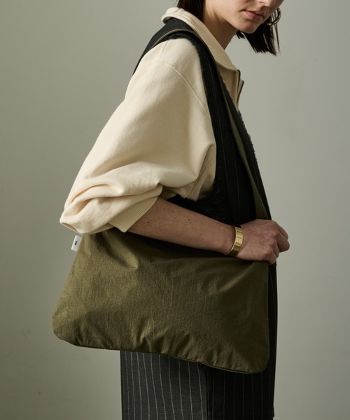 A.P.C. カーキ ショルダーバッグ　サコッシュ アーペーセー A.P.C. ショルダーバッグ F61404-PXBJQ-KAA