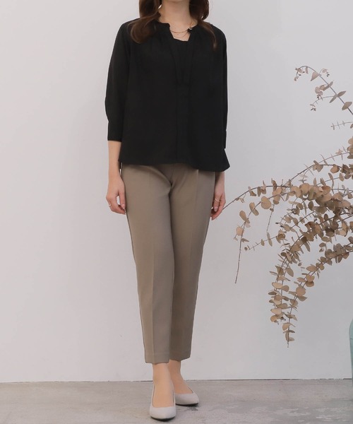 mil(ミル)の「【150㎝前後の小柄さんサイズ】バンドカラージョーゼットブラウス(シャツ/ブラウス・レディース・ブラック/ピンク/オフホワイト・M/S)」の4枚目の写真