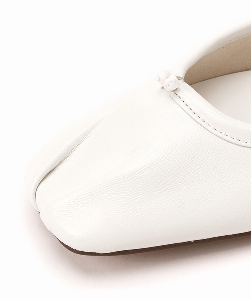 LE TALON(ルタロン)の「GRISEレザースクエアプリーツフラット(その他シューズ・レディース・オレンジ/ホワイト/ガンメタ/ブラック系その他/シルバー・24cm/22.5cm/23cm/24.5cm/21.5/25cm/23.5cm/22cm)」の14枚目の写真