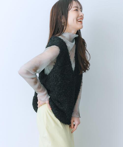 HEYUMM（ヘユム）の「チュールテープニットベスト（ベスト・レディース・ブラック/アイボリー/グレー・ONE）」の2枚目の写真