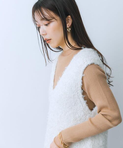 HEYUMM（ヘユム）の「チュールテープニットベスト（ベスト・レディース・ブラック/アイボリー/グレー・ONE）」の4枚目の写真