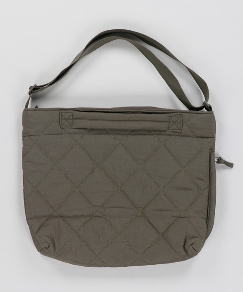 SPINNS（スピンズ）の「キルティングポリショルダーバッグ（ショルダーバッグ・メンズ・ベージュ/ブラック/カーキ・ONESIZE）」の3枚目の写真