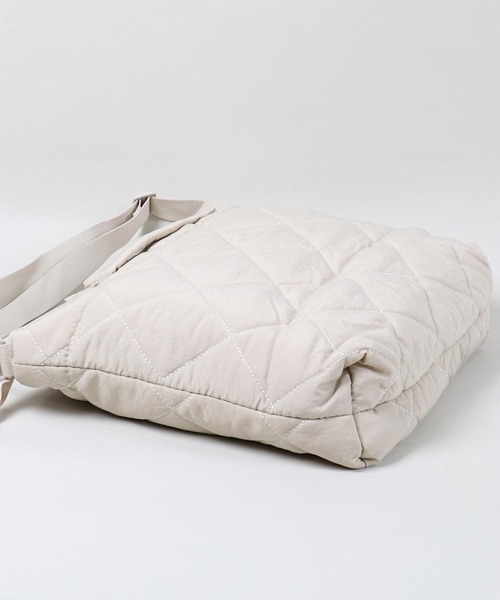 SPINNS（スピンズ）の「キルティングポリショルダーバッグ（ショルダーバッグ・メンズ・ベージュ/ブラック/カーキ・ONESIZE）」の6枚目の写真