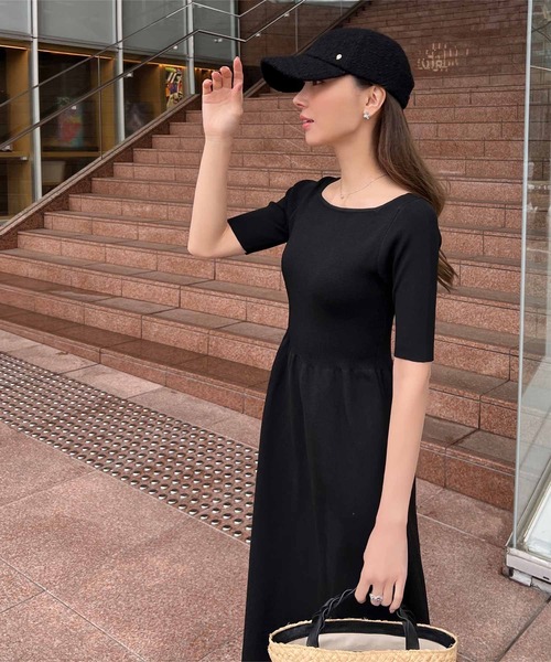 KOBE LETTUCE（コウベレタス）の「[ 岡部あゆみさんコラボ ]　選べるタイプとサイズスクエアボートネックニットワンピース（ワンピース・レディース・クリーム/アイボリー系/ブラウン系/ブラック/ブルーグレー/モカ/ブラック系/ブルー系/ピンク系/ライトピンク/ホワイト/ホワイト系/ネイビー系/ネイビー・S/S1/M1/M）」の15枚目の写真