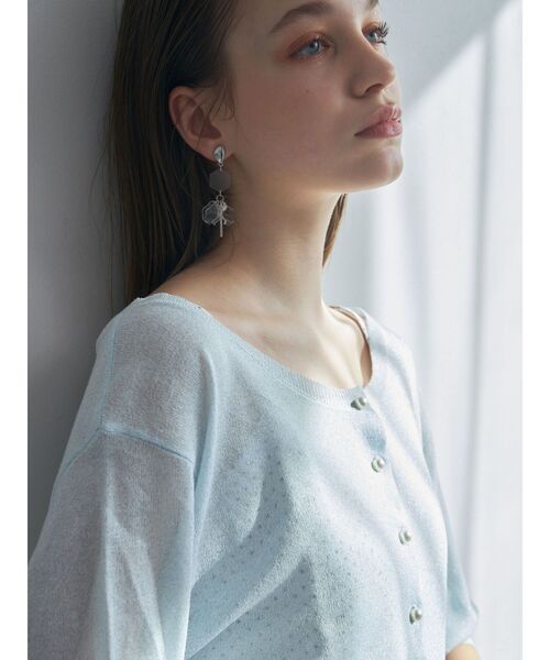 MERCURYDUO（マーキュリーデュオ）の「ラメシアー5分袖カーディガン（カーディガン/ボレロ・レディース・オフホワイト/ベビーピンク/ブルー・FREE）」の4枚目の写真