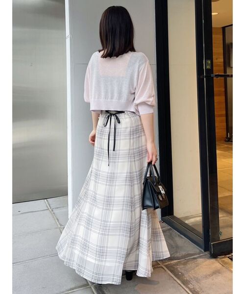 MERCURYDUO（マーキュリーデュオ）の「ラメシアー5分袖カーディガン（カーディガン/ボレロ・レディース・オフホワイト/ベビーピンク/ブルー・FREE）」の18枚目の写真