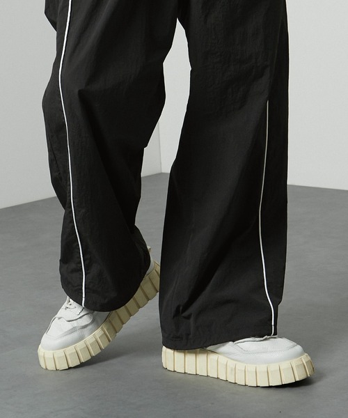 Alfred Alex(アルフレッドアレックス)の「【Alfred Alex】切替パイピング ハイウエスト ワイドナイロンパンツ(その他パンツ・メンズ・チャコール/ライトグレー/カーキ/ブラック・S/L/M)」の18枚目の写真