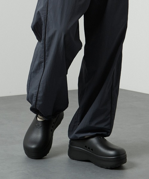 Alfred Alex(アルフレッドアレックス)の「【Alfred Alex】切替パイピング ハイウエスト ワイドナイロンパンツ(その他パンツ・メンズ・チャコール/ライトグレー/カーキ/ブラック・S/L/M)」の8枚目の写真
