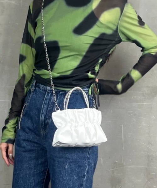 ｔｏｌｅｎｅ（トレネ）の「フェイクレザーチェーンストラップ2wayミニバッグ（ハンドバッグ・レディース・シルバー/ブラック/ホワイト・ONE SIZE）」の7枚目の写真