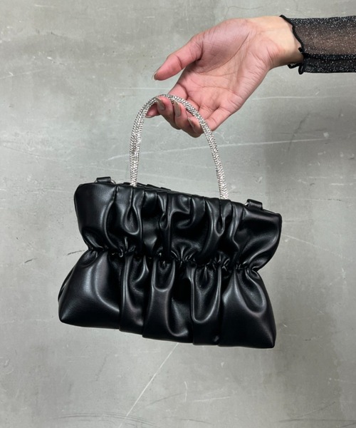 ｔｏｌｅｎｅ（トレネ）の「フェイクレザーチェーンストラップ2wayミニバッグ（ハンドバッグ・レディース・シルバー/ブラック/ホワイト・ONE SIZE）」の8枚目の写真
