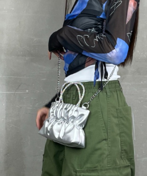 ｔｏｌｅｎｅ（トレネ）の「フェイクレザーチェーンストラップ2wayミニバッグ（ハンドバッグ・レディース・シルバー/ブラック/ホワイト・ONE SIZE）」の14枚目の写真