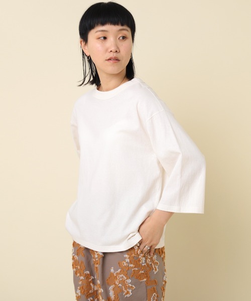 RNA-N(アールエヌエーエヌ)の「M2226 OE天竺五分袖カットソー(Tシャツ/カットソー・レディース・オレンジ/オフホワイト/ブラック/ライトブルー・MEDIUM)」の2枚目の写真