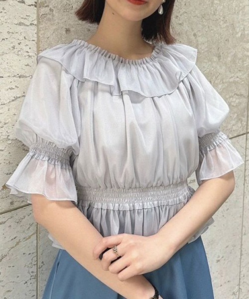 F i.n.t（フィント）の「シアーオフショルフリルプルオーバーブラウス/F&A/fint（シャツ/ブラウス・レディース・ライトピンク/アイボリー/ブルーグレー・FREE）」の2枚目の写真