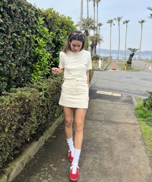 ROXY(ロキシー)の「OCEANO S/S TEE/ロキシードローコード付きワンポイントロゴTシャツ(Tシャツ/カットソー・レディース・マルチ/ブラック/ホワイト・LARGE/MEDIUM/SMALL)」の4枚目の写真