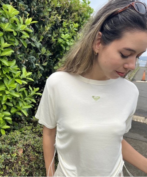 ROXY(ロキシー)の「OCEANO S/S TEE/ロキシードローコード付きワンポイントロゴTシャツ(Tシャツ/カットソー・レディース・マルチ/ブラック/ホワイト・LARGE/MEDIUM/SMALL)」の7枚目の写真