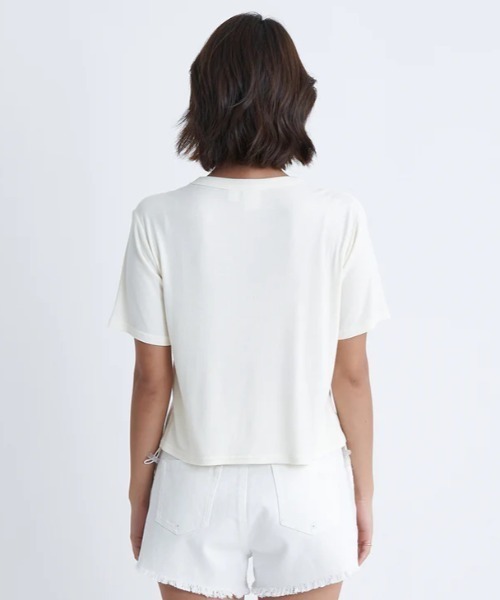 ROXY(ロキシー)の「OCEANO S/S TEE/ロキシードローコード付きワンポイントロゴTシャツ(Tシャツ/カットソー・レディース・マルチ/ブラック/ホワイト・LARGE/MEDIUM/SMALL)」の11枚目の写真