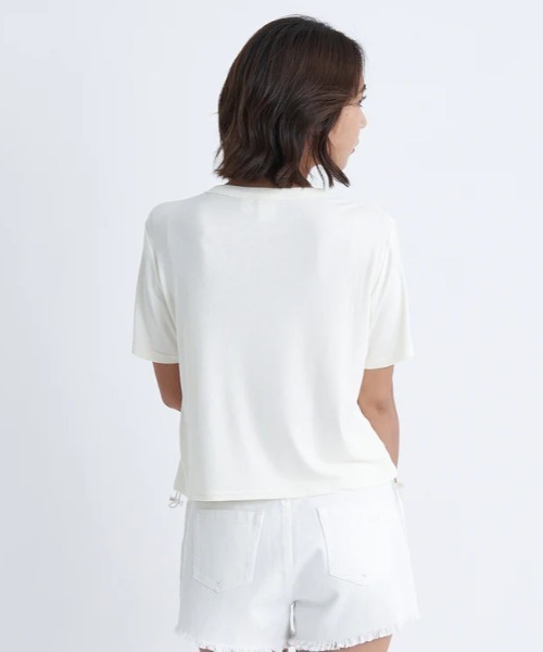 ROXY(ロキシー)の「OCEANO S/S TEE/ロキシードローコード付きワンポイントロゴTシャツ(Tシャツ/カットソー・レディース・マルチ/ブラック/ホワイト・LARGE/MEDIUM/SMALL)」の15枚目の写真