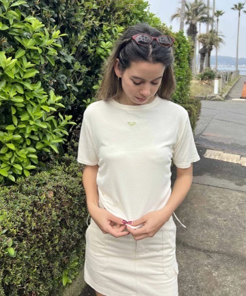 ROXY(ロキシー)の「OCEANO S/S TEE/ロキシードローコード付きワンポイントロゴTシャツ(Tシャツ/カットソー・レディース・マルチ/ブラック/ホワイト・LARGE/MEDIUM/SMALL)」の10枚目の写真