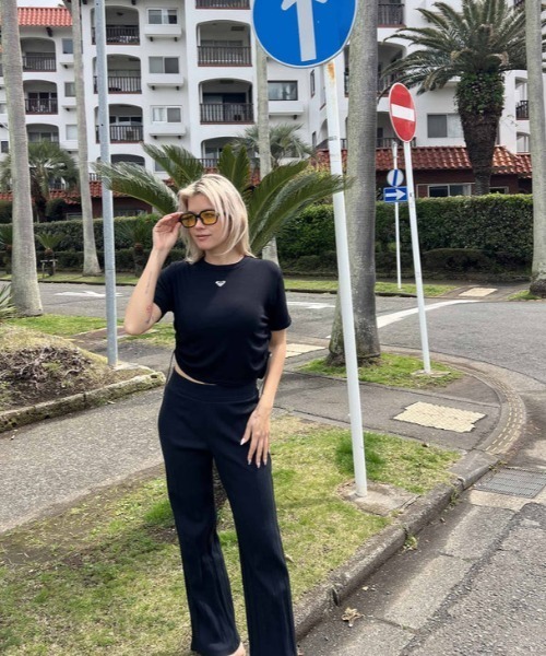 ROXY(ロキシー)の「OCEANO S/S TEE/ロキシードローコード付きワンポイントロゴTシャツ(Tシャツ/カットソー・レディース・マルチ/ブラック/ホワイト・LARGE/MEDIUM/SMALL)」の20枚目の写真