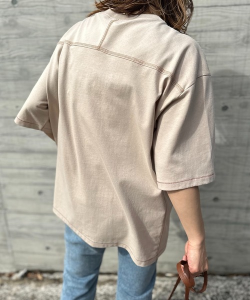 mi via loca（ミヴィアロカ）の「Vintageライク 配色ステッチ FILM GRAIN ロゴ刺繍Tシャツ（Tシャツ/カットソー・レディース・ベージュ/オフホワイト/ホワイト×ブラック/スミクロ・FREE）」の9枚目の写真
