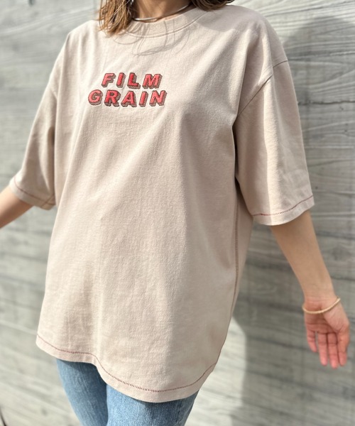 mi via loca（ミヴィアロカ）の「Vintageライク 配色ステッチ FILM GRAIN ロゴ刺繍Tシャツ（Tシャツ/カットソー・レディース・ベージュ/オフホワイト/ホワイト×ブラック/スミクロ・FREE）」の17枚目の写真