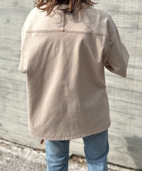 mi via loca（ミヴィアロカ）の「Vintageライク 配色ステッチ FILM GRAIN ロゴ刺繍Tシャツ（Tシャツ/カットソー・レディース・ベージュ/オフホワイト/ホワイト×ブラック/スミクロ・FREE）」の16枚目の写真