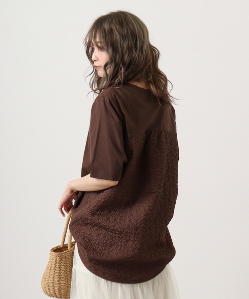 EGLANTINE(エグランティーヌ)の「Eglantine バックジャガードカットソー(Tシャツ/カットソー・レディース・ブラウン/ブラック/ベージュ/オフホワイト・40)」の3枚目の写真