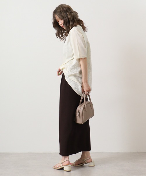 EGLANTINE(エグランティーヌ)の「Eglantine バックジャガードカットソー(Tシャツ/カットソー・レディース・ブラウン/ブラック/ベージュ/オフホワイト・40)」の21枚目の写真