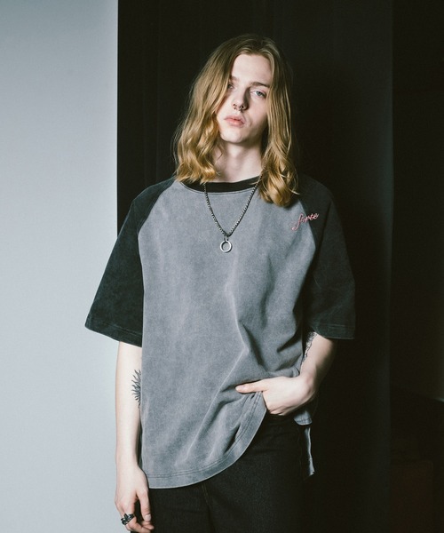 Forte(フォルテ)(フォルテ)の「West Side Modern Embroidery Raglan T-shirt/ウエストサイドモダンエンブロイダリーラグランTシャツ(Tシャツ/カットソー・メンズ・ブラック/ブラウン・LARGE/MEDIUM)」の1枚目の写真