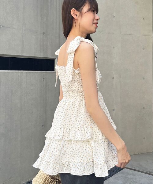 MAJESTIC LEGON（マジェスティックレゴン）の「ショルダーリボンティアードビスチェ（キャミソール・レディース・グレー/ブラック系その他/ホワイト系その他/イエロー系その他・MEDIUM）」の21枚目の写真