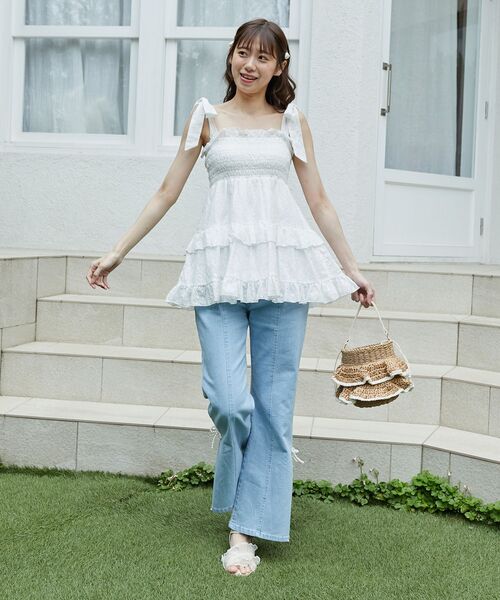 MAJESTIC LEGON（マジェスティックレゴン）の「ショルダーリボンティアードビスチェ（キャミソール・レディース・グレー/ブラック系その他/ホワイト系その他/イエロー系その他・MEDIUM）」の5枚目の写真