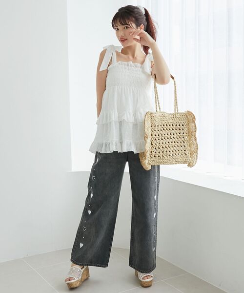 MAJESTIC LEGON（マジェスティックレゴン）の「ショルダーリボンティアードビスチェ（キャミソール・レディース・グレー/ブラック系その他/ホワイト系その他/イエロー系その他・MEDIUM）」の9枚目の写真