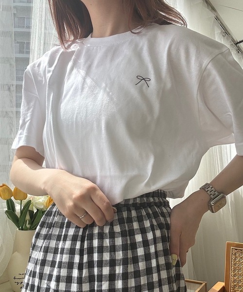 cuorequal(クオレコール)の「リボンワンポイント半袖Tシャツ(Tシャツ/カットソー・レディース・ホワイト・LARGE/MEDIUM/SMALL/X-SMALL)」の5枚目の写真