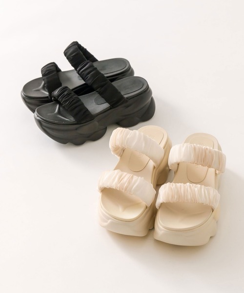 OLIVE des OLIVE（オリーブデオリーブ）の「【S/M/Lサイズ展開】オーガンシャーリングサンダル　1041130120（サンダル・レディース・ブラック/アイボリー・SMALL/MEDIUM/LARGE）」の3枚目の写真