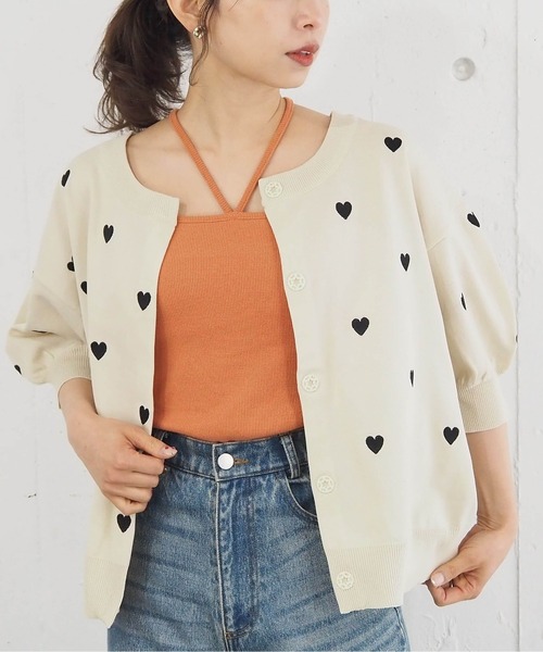 tiptop(ティップトップ)の「ハート刺繍×リボンカーディガン(カーディガン/ボレロ・レディース・ブラック/ホワイト系その他/グレー系その他/ベージュ・FREE)」の2枚目の写真