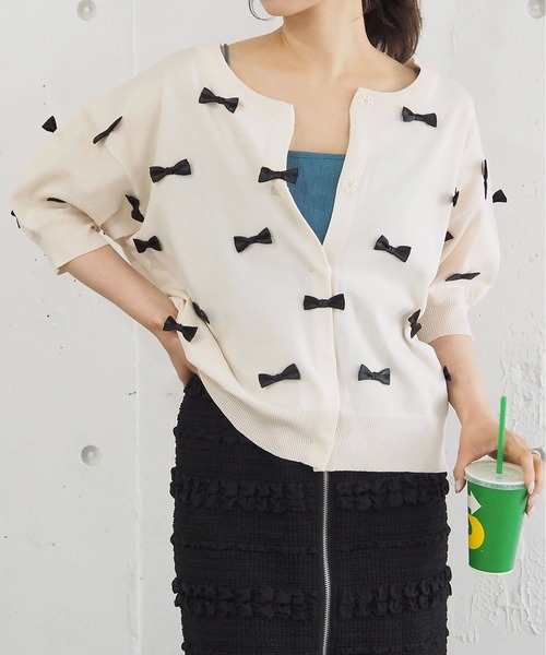 tiptop(ティップトップ)の「ハート刺繍×リボンカーディガン(カーディガン/ボレロ・レディース・ブラック/ホワイト系その他/グレー系その他/ベージュ・FREE)」の1枚目の写真