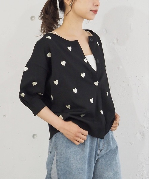 tiptop(ティップトップ)の「ハート刺繍×リボンカーディガン(カーディガン/ボレロ・レディース・ブラック/ホワイト系その他/グレー系その他/ベージュ・FREE)」の3枚目の写真