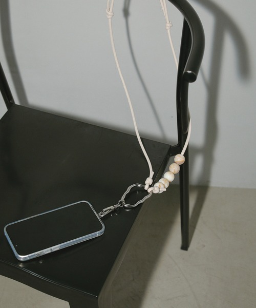 EFOLE（エフォル）の「【軽量/肩掛け】スマホ ショルダー ストラップ（その他小物・レディース・ブラック/オフホワイト/シルバー/ピンクベージュ・FREE）」の7枚目の写真