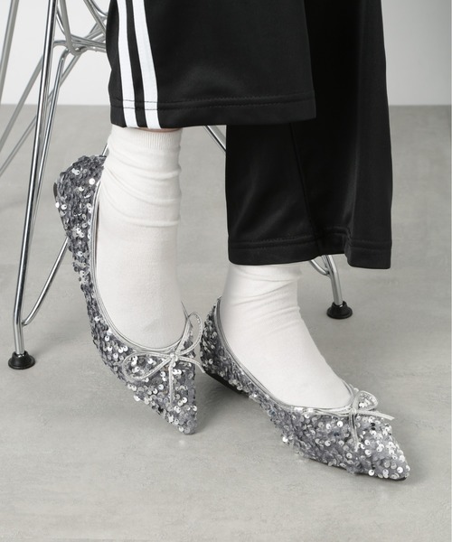 SETUP7（セットアップセブン）の「【SETUP7】ポインテッド リボンラメフラットミュール SCCH565（パンプス・レディース・シルバー/ブラック・23cm/23.5cm/24cm）」の10枚目の写真