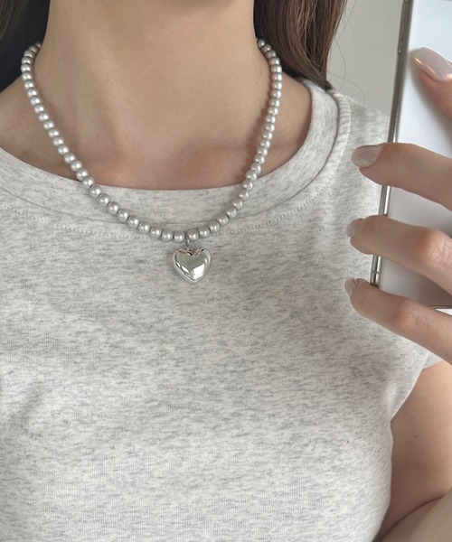 sowang(ソワン)の「シルバーメタルハートネックレス-silver metal heart necklace-(ネックレス・レディース・シルバー・FREE)」の4枚目の写真