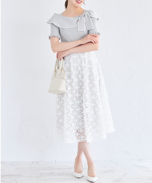 tocco closet(トッコ クローゼット)の「リボンテープ刺繍フラワーフレアスカート(スカート・レディース・ブラック/オフホワイト・M)」の5枚目の写真