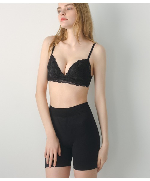 PEACH JOHN（ピーチジョン）の「【1枚履きOK◎ヒップアップ＆ぽっこりおなかを押さえる着圧補整インナー】骨盤サポートナイスバディガードル（インナーウェア/肌着・レディース・ベージュ/グレイッシュベージュ/ブラック・LARGE/MEDIUM/SMALL）」の8枚目の写真