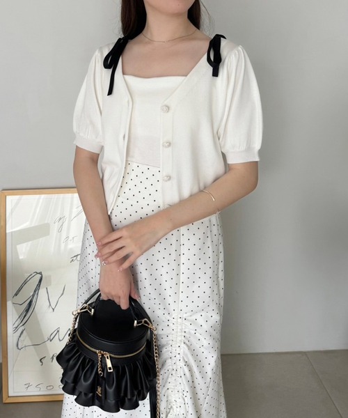 one after another NICE CLAUP(ワンアフターアナザーナイスクラップ)の「【WEB限定色】ローズボタンカーディガン(カーディガン/ボレロ・レディース・ブラック/ピンク/ブルー/オフホワイト・FREE)」の7枚目の写真