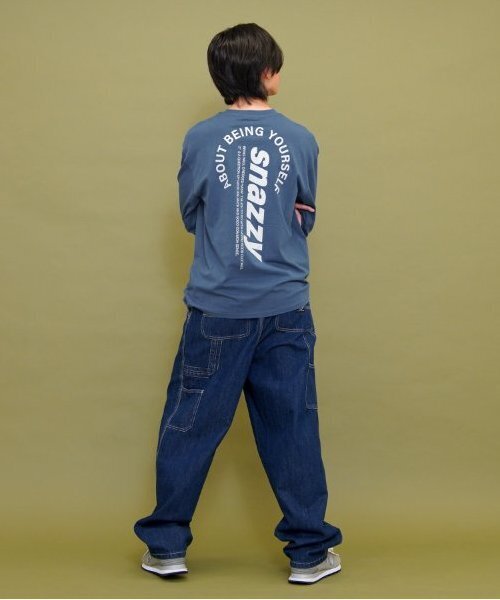 GLAZOS(グラソス)の「【大人向けサイズあり】【プチプラ】バック縦ロゴ長袖Tシャツ(Tシャツ/カットソー・キッズ・ブラック/グレー/オレンジ/ベージュ/インディゴブルー/ホワイト・140cm/150cm/160cm/170cm)」の7枚目の写真
