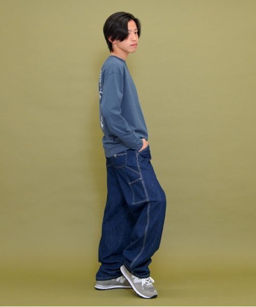 GLAZOS(グラソス)の「【大人向けサイズあり】【プチプラ】バック縦ロゴ長袖Tシャツ(Tシャツ/カットソー・キッズ・ブラック/グレー/オレンジ/ベージュ/インディゴブルー/ホワイト・140cm/150cm/160cm/170cm)」の8枚目の写真