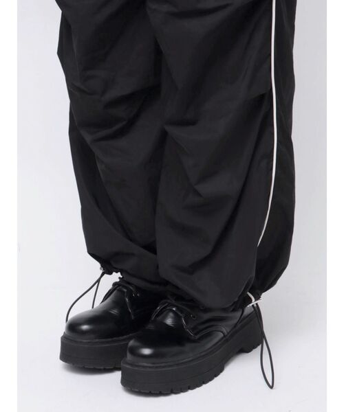 jouetie（ジュエティ）の「ナイロンフリースワイドパンツ【セットアップ対応】（その他パンツ・レディース・オフホワイト/ブラック・MEDIUM）」の13枚目の写真