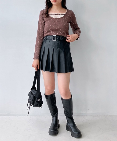 AS KNOW AS plus(アズノゥアズプラス)の「◇アソートデザインフェイクレザーミニボトム(カーゴパンツ・サスペンダースカート・プリーツスカート)(スカート・レディース・ブラック系1/ブラック系/ブラック系2・FREE)」の14枚目の写真