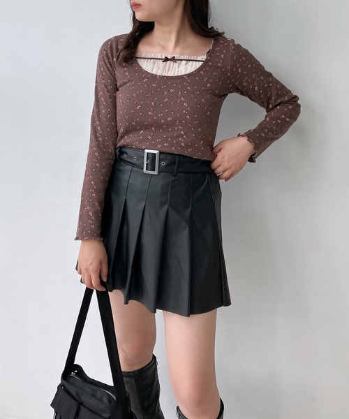 AS KNOW AS plus(アズノゥアズプラス)の「◇アソートデザインフェイクレザーミニボトム(カーゴパンツ・サスペンダースカート・プリーツスカート)(スカート・レディース・ブラック系1/ブラック系/ブラック系2・FREE)」の13枚目の写真