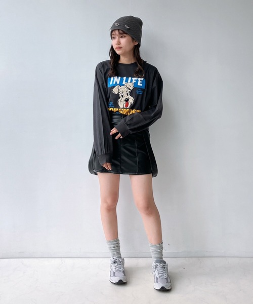 AS KNOW AS plus(アズノゥアズプラス)の「◇アソートデザインフェイクレザーミニボトム(カーゴパンツ・サスペンダースカート・プリーツスカート)(スカート・レディース・ブラック系1/ブラック系/ブラック系2・FREE)」の22枚目の写真